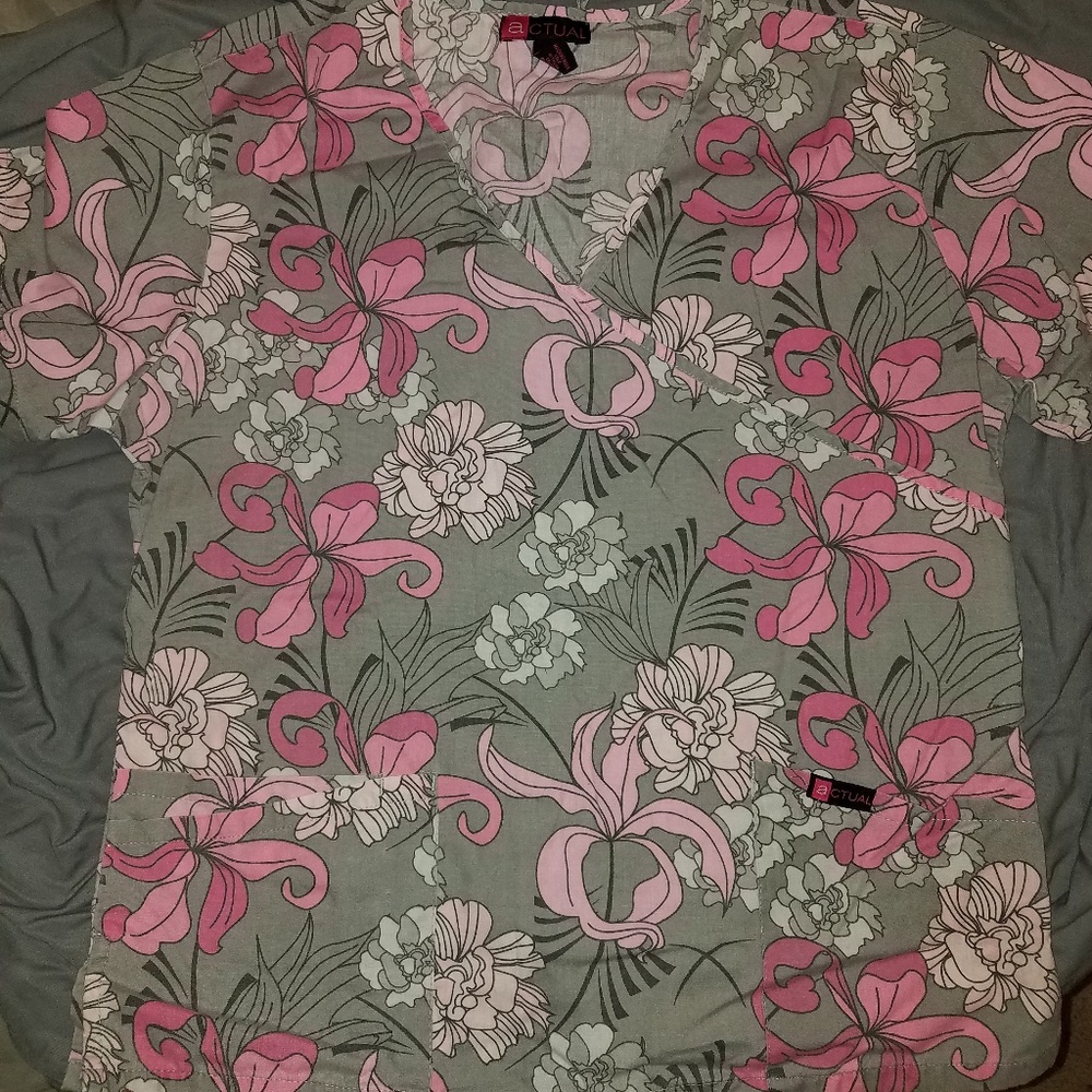 Scrub top